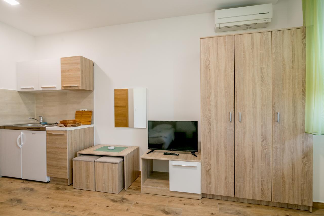 Apartmani Luka メリネ エクステリア 写真