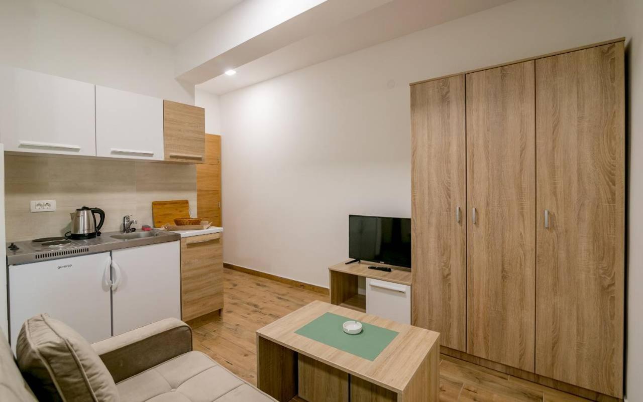 Apartmani Luka メリネ エクステリア 写真